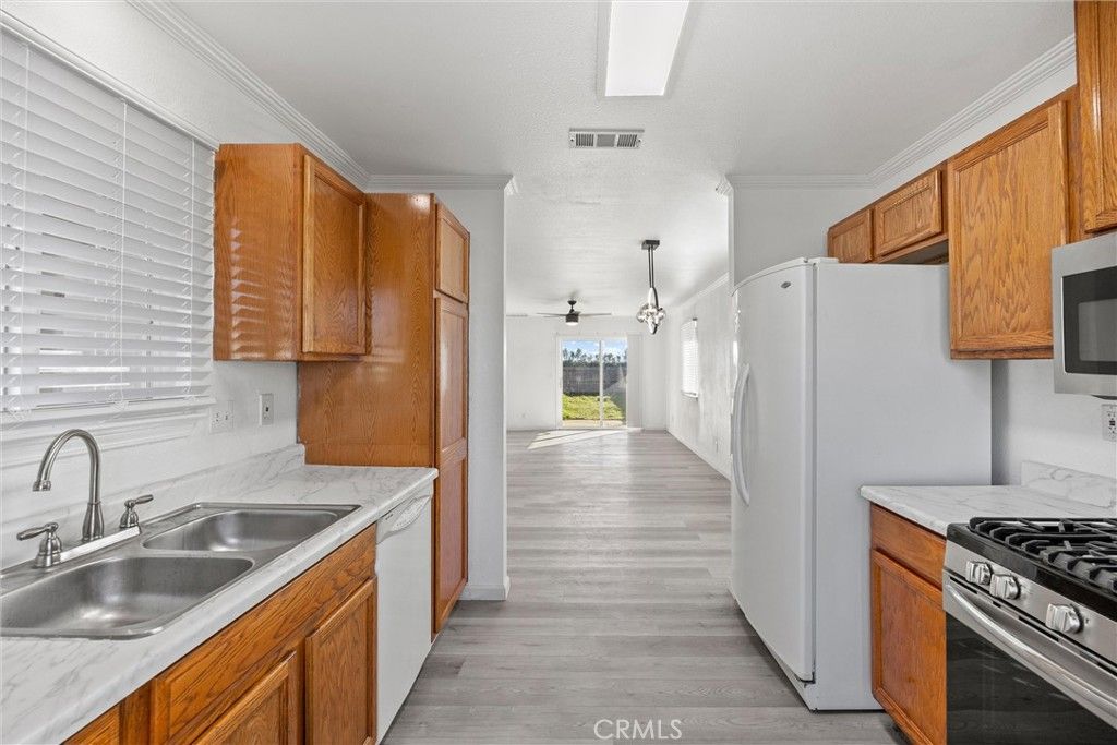 Image 10 of property listing at 2067 Blossom, Corning, CA 96021