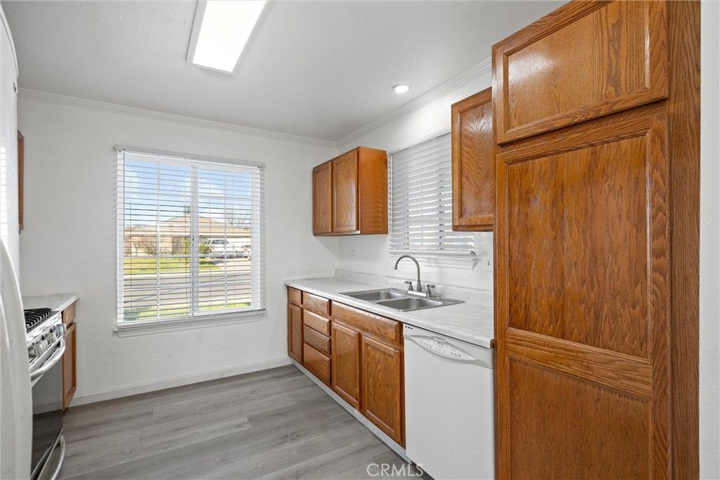 Image 12 of property listing at 2067 Blossom, Corning, CA 96021