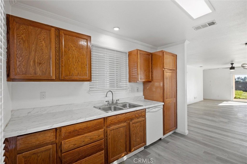 Image 9 of property listing at 2067 Blossom, Corning, CA 96021