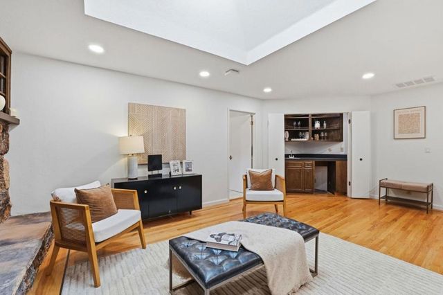 18967 Palo Oaks Court, Saratoga, CA 95070