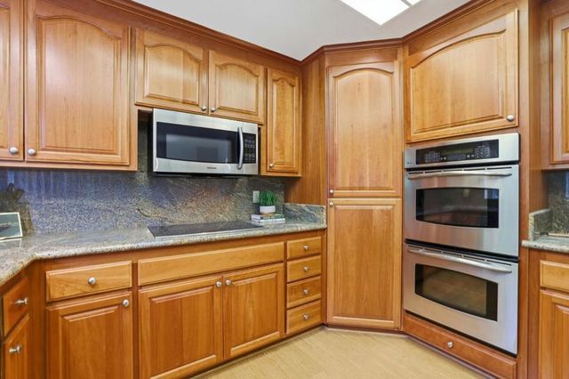 18967 Palo Oaks Court, Saratoga, CA 95070