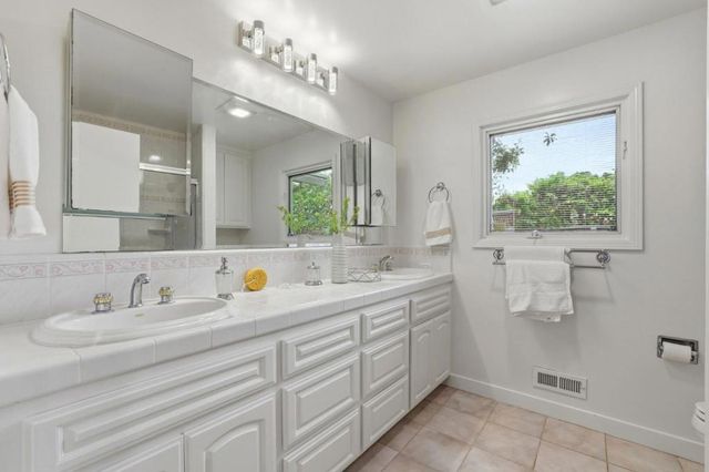18967 Palo Oaks Court, Saratoga, CA 95070