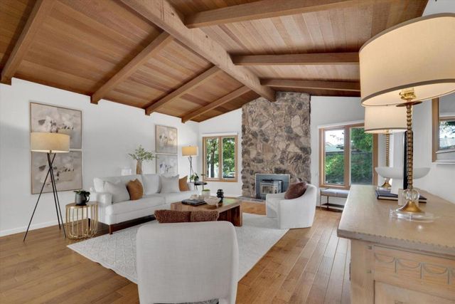 18967 Palo Oaks Court, Saratoga, CA 95070