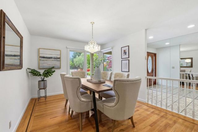 18967 Palo Oaks Court, Saratoga, CA 95070