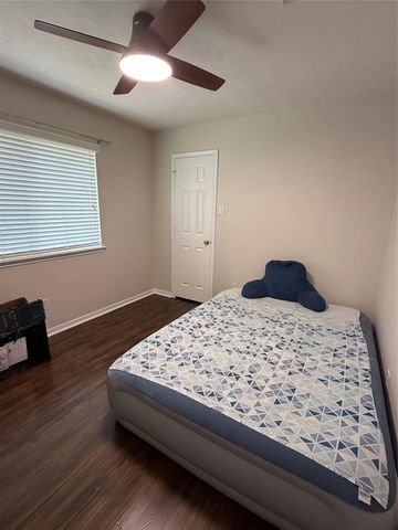 11807 Mckinney Falls Court, Sugar Land, TX 77498