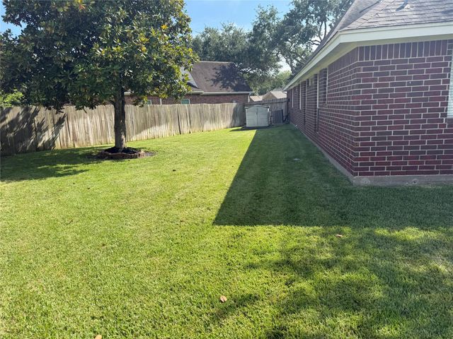 11807 Mckinney Falls Court, Sugar Land, TX 77498