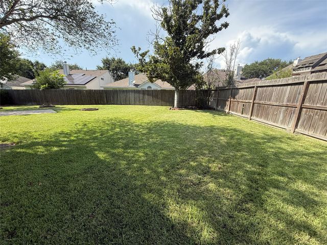 11807 Mckinney Falls Court, Sugar Land, TX 77498