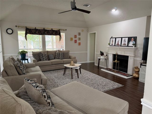 11807 Mckinney Falls Court, Sugar Land, TX 77498