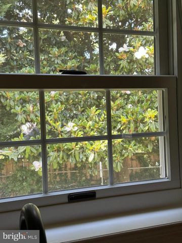 606 N FREDERICK ST, Arlington, VA 22203