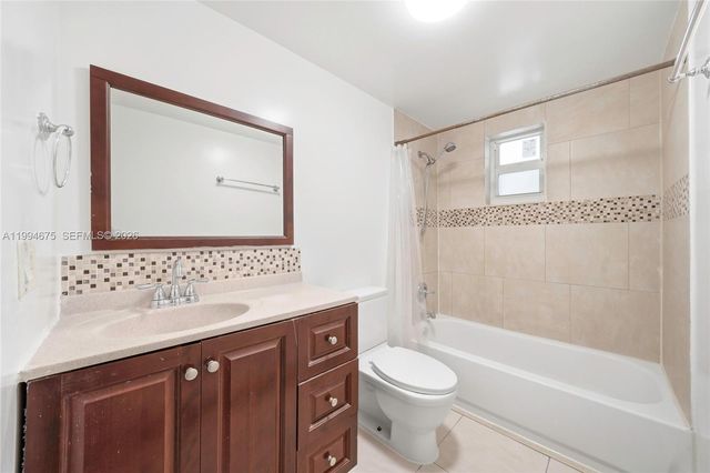 9375 Fontainebleau Blvd L301, Miami, FL 33172