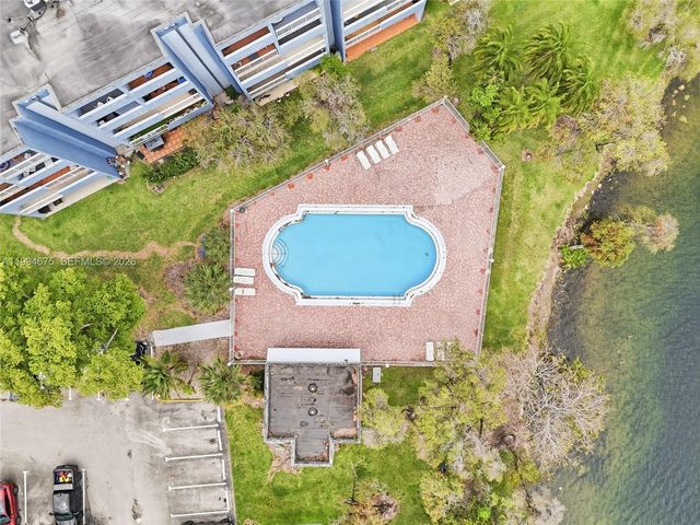 9375 Fontainebleau Blvd L301, Miami, FL 33172