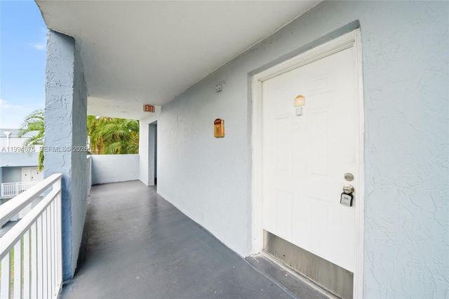 9375 Fontainebleau Blvd L301, Miami, FL 33172