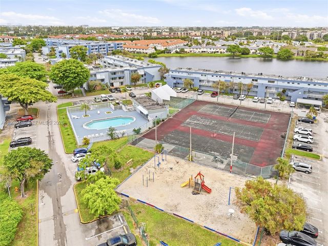 9375 Fontainebleau Blvd L301, Miami, FL 33172