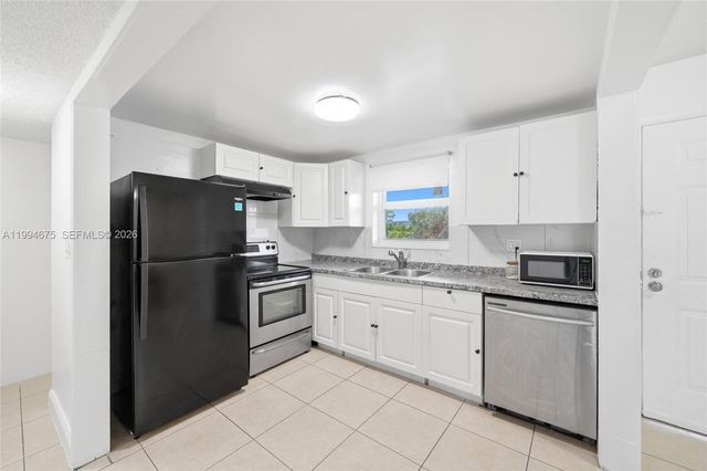 9375 Fontainebleau Blvd L301, Miami, FL 33172