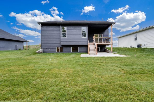 9014 E 33rd Cir S, Wichita, KS 67210