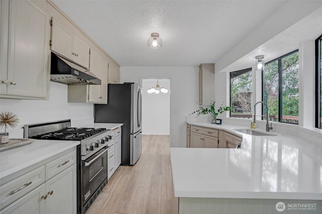 7016 Homestead Court, Tacoma, WA 98404