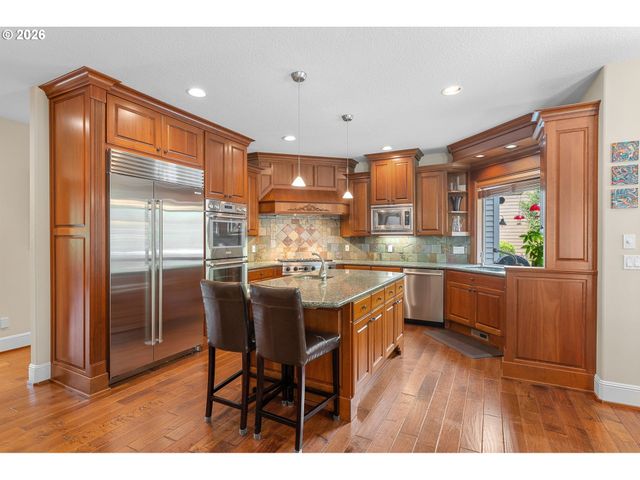 3918 NORTHHAMPTON Ct, West Linn, OR 97068