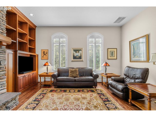 3918 NORTHHAMPTON Ct, West Linn, OR 97068