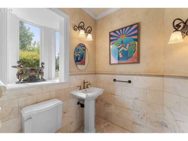 3918 NORTHHAMPTON Ct, West Linn, OR 97068