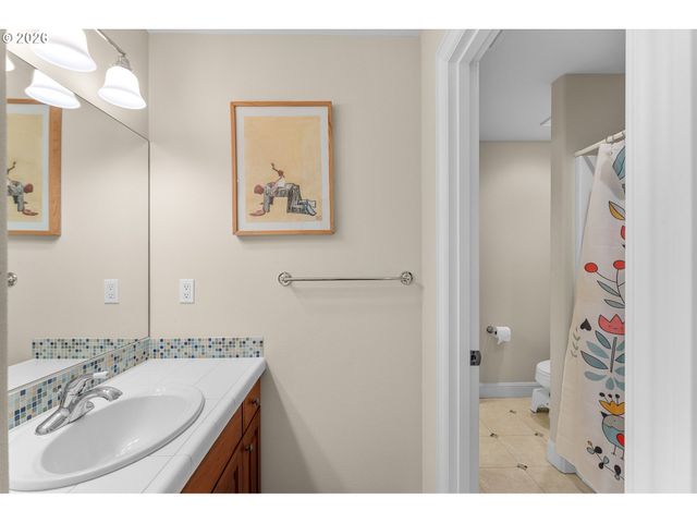 3918 NORTHHAMPTON Ct, West Linn, OR 97068