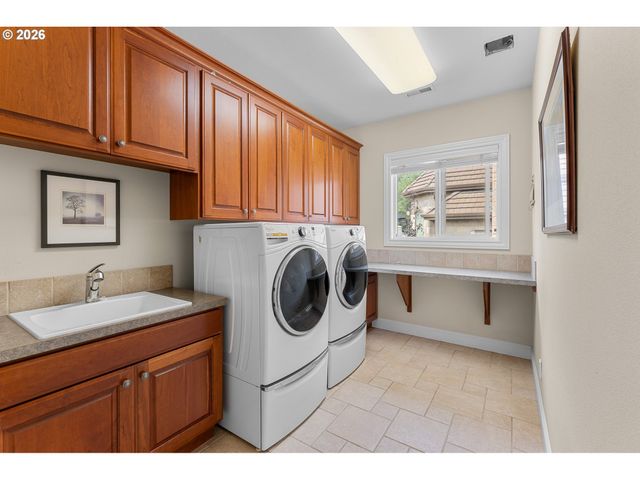 3918 NORTHHAMPTON Ct, West Linn, OR 97068