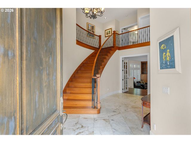 3918 NORTHHAMPTON Ct, West Linn, OR 97068