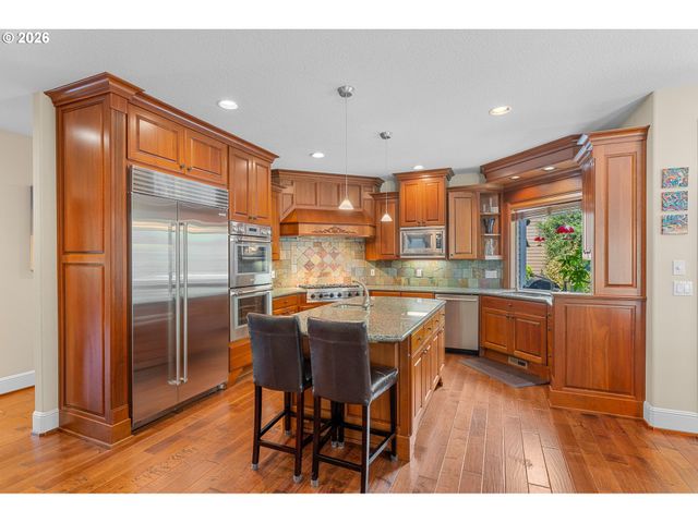 3918 NORTHHAMPTON Ct, West Linn, OR 97068