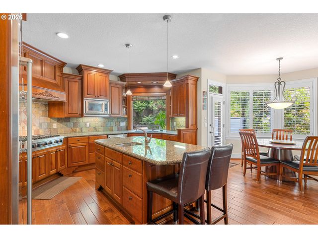 3918 NORTHHAMPTON Ct, West Linn, OR 97068
