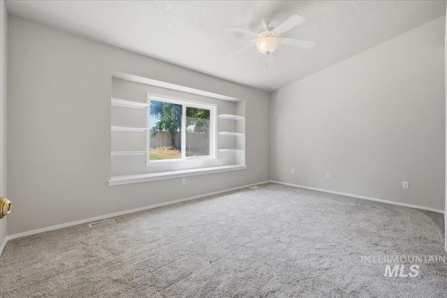 831 W Oakmont Ave, Nampa, ID 83686