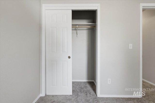 831 W Oakmont Ave, Nampa, ID 83686