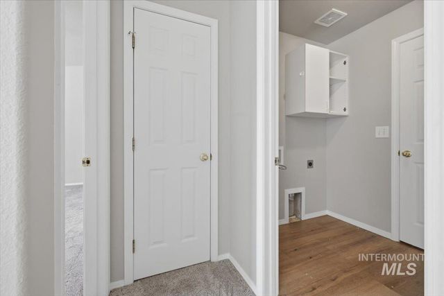 831 W Oakmont Ave, Nampa, ID 83686