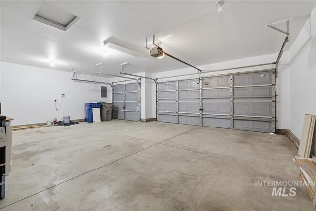 831 W Oakmont Ave, Nampa, ID 83686
