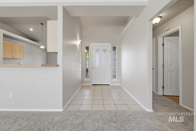 831 W Oakmont Ave, Nampa, ID 83686