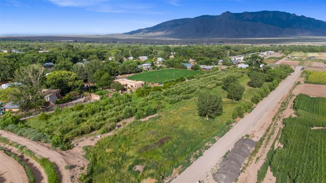 6461 Corrales Road, Corrales, NM 87048
