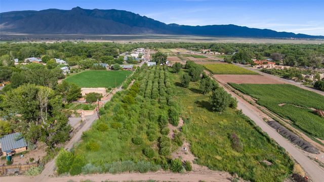 6461 Corrales Road, Corrales, NM 87048