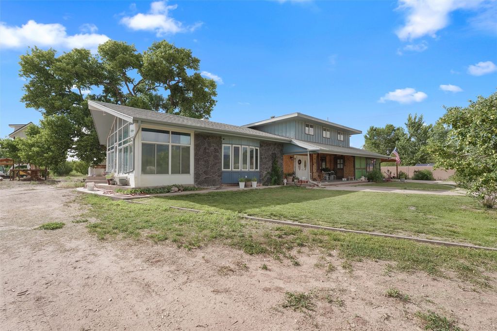 6461 Corrales Road, Corrales, NM 87048