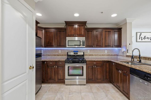 3 Cross Street 310, Suffern, NY 10901