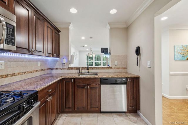3 Cross Street 310, Suffern, NY 10901