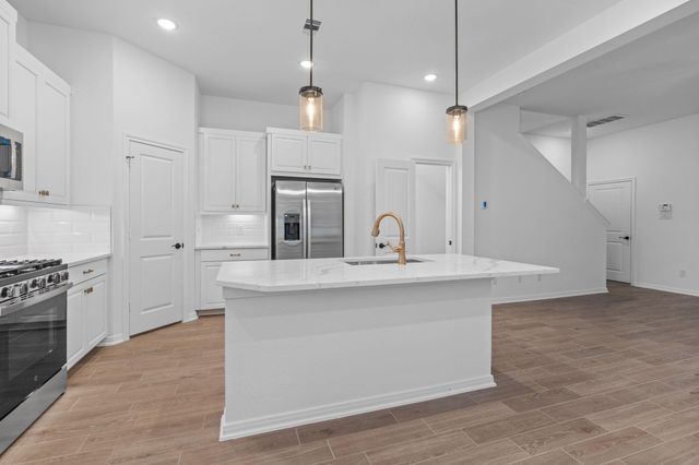 130 West Coralburst Loop, Montgomery, TX 77316