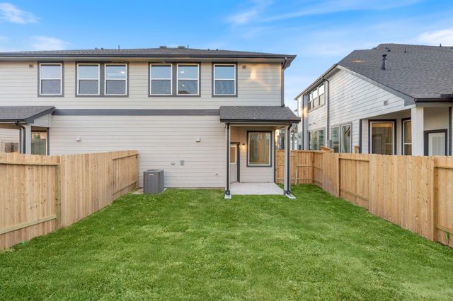 130 West Coralburst Loop, Montgomery, TX 77316