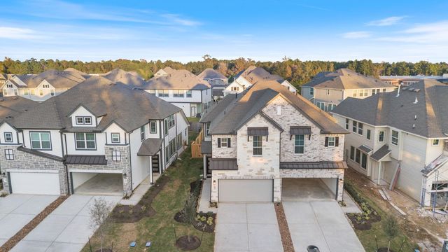 130 West Coralburst Loop, Montgomery, TX 77316