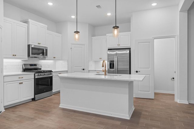 130 West Coralburst Loop, Montgomery, TX 77316