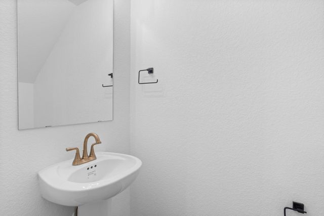 130 West Coralburst Loop, Montgomery, TX 77316