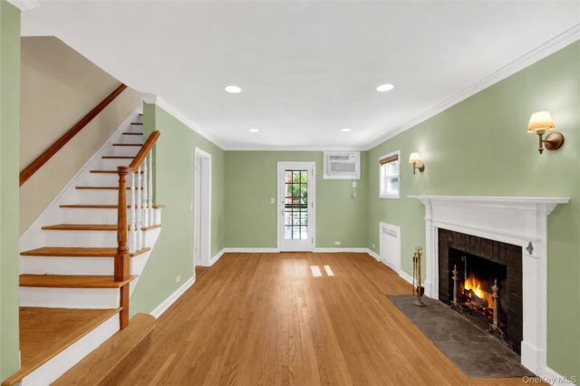 19 aka 29 The Crossway, Yonkers, NY 10701