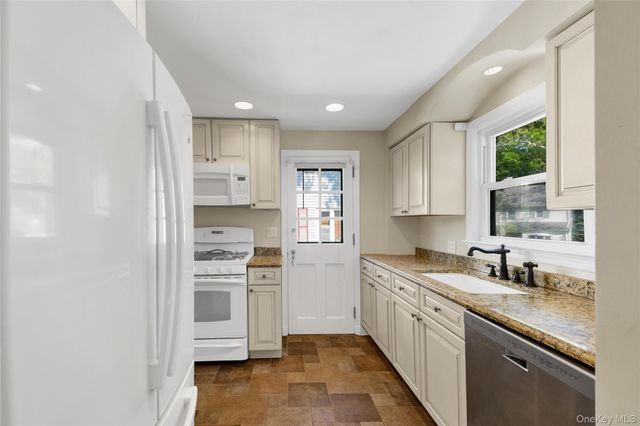 19 aka 29 The Crossway, Yonkers, NY 10701