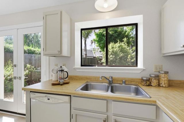 1530 Leila Court, Santa Cruz, CA 95062