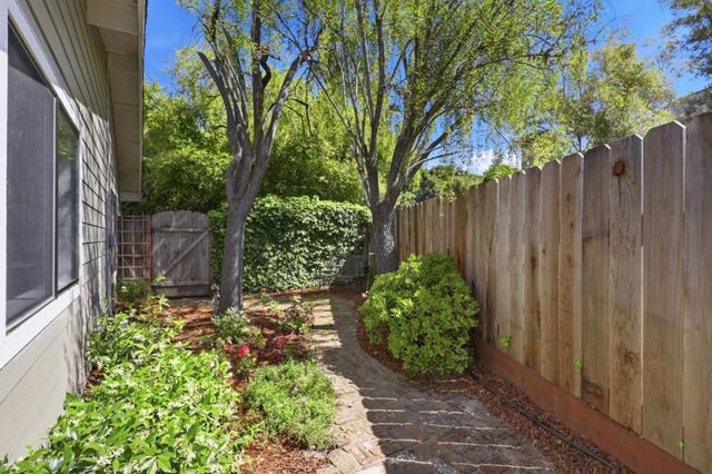 1530 Leila Court, Santa Cruz, CA 95062