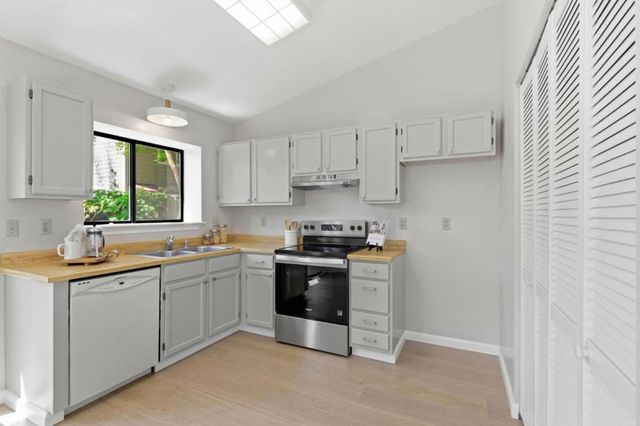 1530 Leila Court, Santa Cruz, CA 95062