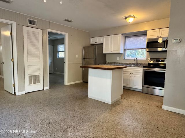 468 SE 18TH Street, Melrose, FL 32666