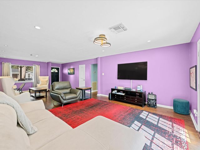 5507 Effingham Drive, Houston, TX 77035